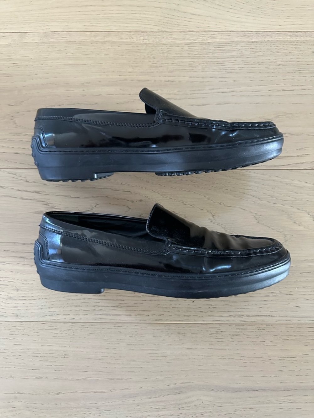 Tod’s Winter Gommino Patent Leather Loafers Made in Italy - Picture 2 of 5